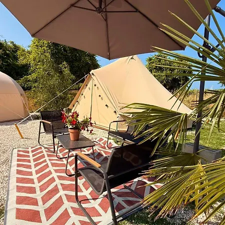 Campsite Glamping La Yurta Nel Luxe Ingerichte 6persoons Belltent