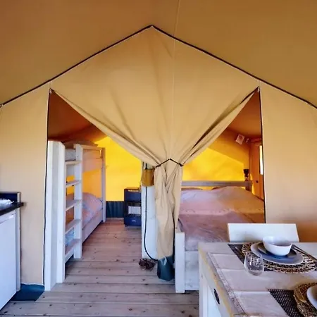 Glamping La Yurta Nel Luxe Ingerichte 6persoons Glamping Tent