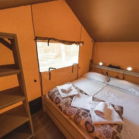 Glamping La Yurta Nel Luxe Ingerichte 6persoons Glamping Tent