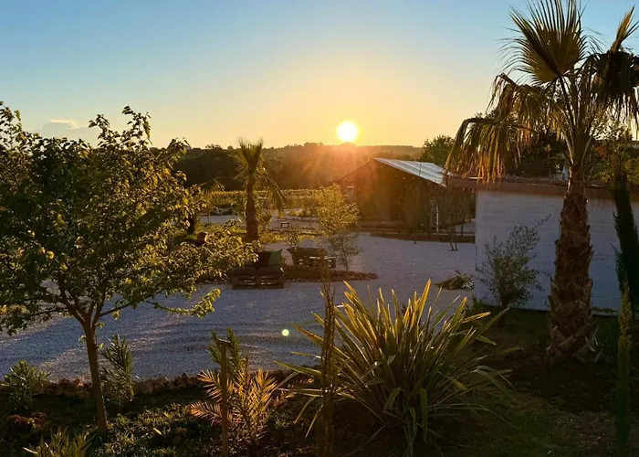 Glamping La Yurta Nel Luxe Ingerichte 6persoons Glamping Tent